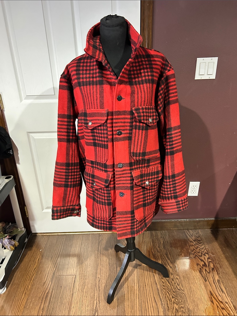 Vtg Pendleton Red n Black Plaid Field Barn Mackinaw buffalo distressed jacket
